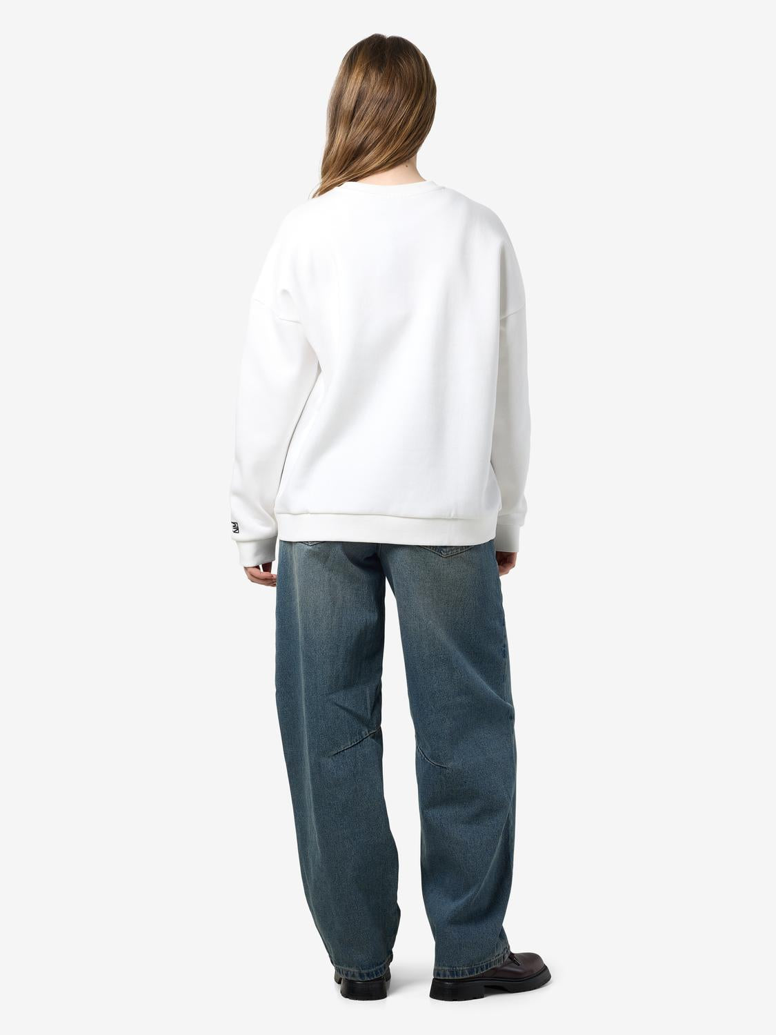 model_shot-front_full